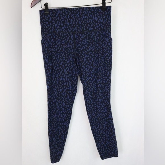 ATHLETA Salutation Print 7/8 Tight Dot Leopard Enchanted
Blue - Picture 11 of 13